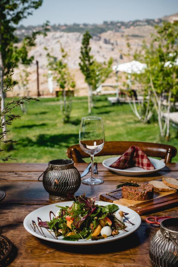 Odom Retreat Hotel Mzaar Kfardebian Bagian luar foto